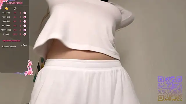 Snapshot of GilySuper chatting on November 2025 07:20:02 AM GilySuper online show from November 2025 07:20:02 AM