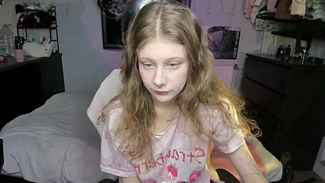 Snapshot of SweetPromise chatting on October 2025 02:39:01 PM SweetPromise online show from October 2025 02:39:01 PM
