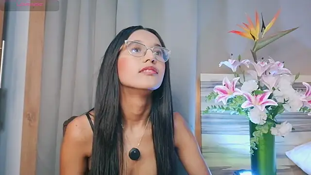 luna valen online show from May 2026 04:39:02 AM