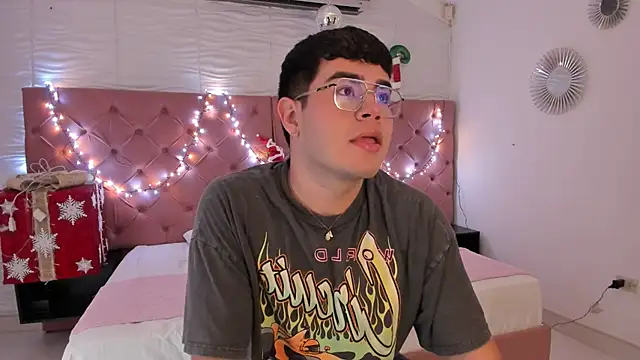 Snapshot of thiago_occonor chatting on November 2025 08:38:02 PM thiago occonor online show from November 2025 08:38:02 PM