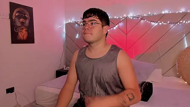 Snapshot of thiago_occonor chatting on November 2025 01:55:01 AM thiago occonor online show from November 2025 01:55:01 AM