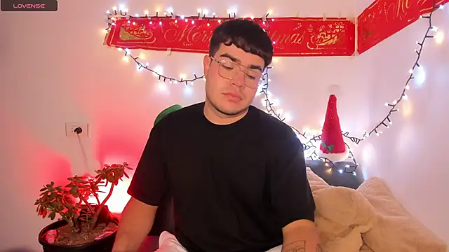 Snapshot of thiago_occonor chatting on December 2025 04:42:02 AM thiago occonor online show from December 2025 04:42:02 AM