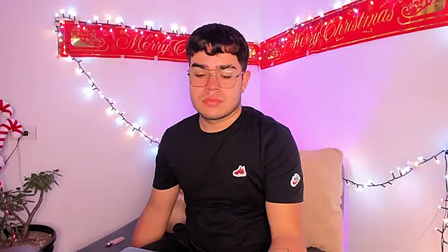 Snapshot of thiago_occonor chatting on December 2025 04:11:02 AM thiago occonor online show from December 2025 04:11:02 AM