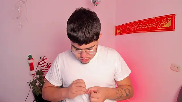 Snapshot of thiago_occonor chatting on December 2025 05:01:02 AM thiago occonor online show from December 2025 05:01:02 AM