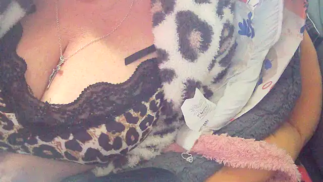 Playful MILF Demi online show from January 2026 08:44:01 PM