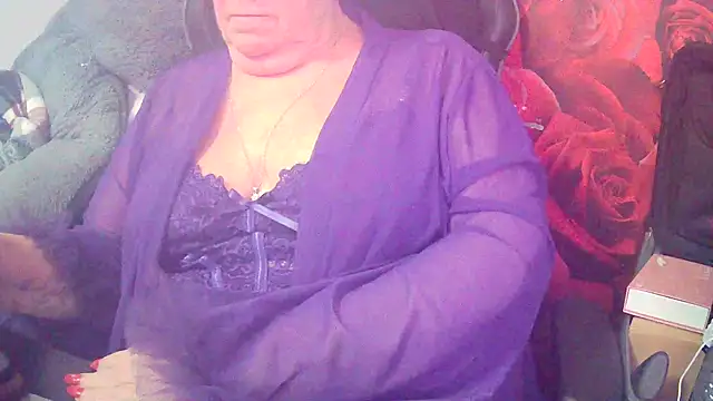 Snapshot of Playful_MILF_Demi chatting on February 2026 06:50:01 PM Playful MILF Demi online show from February 2026 06:50:01 PM