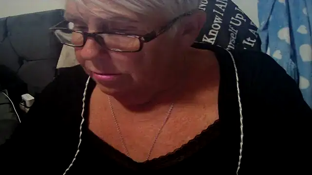 Snapshot of Playful_MILF_Demi chatting on July 2026 08:23:02 PM Playful MILF Demi online show from July 2026 08:23:02 PM