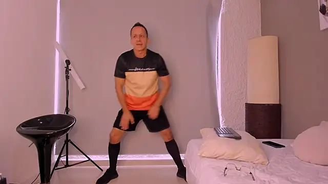  axelking  online show from October 2025 12:04:02 PM