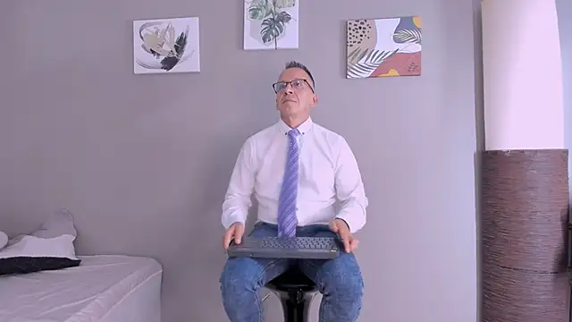  axelking  online show from October 2025 11:43:01 AM