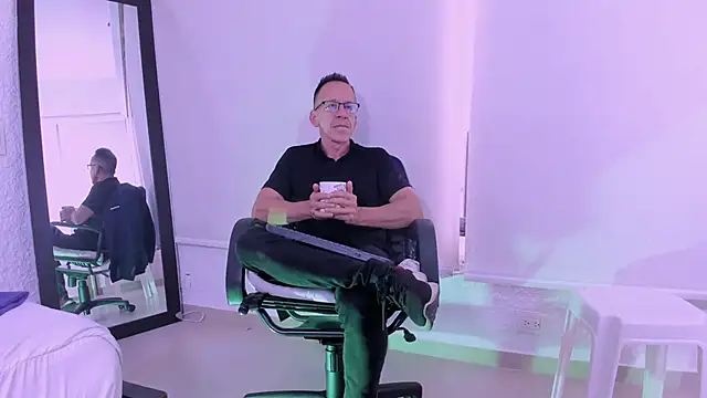  axelking  online show from February 2026 11:42:01 AM