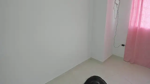 talianasweet03 online show from October 2025 09:04:01 PM