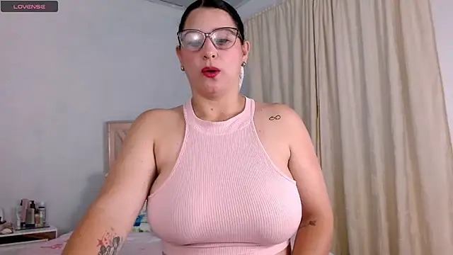 Snapshot of sweet_monsalve37 chatting on November 2025 11:20:02 AM sweet monsalve37 online show from November 2025 11:20:02 AM