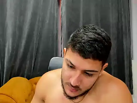 Snapshot of jasonshaw25 chatting on December 2025 05:51:02 PM jasonshaw25 online show from December 2025 05:51:02 PM