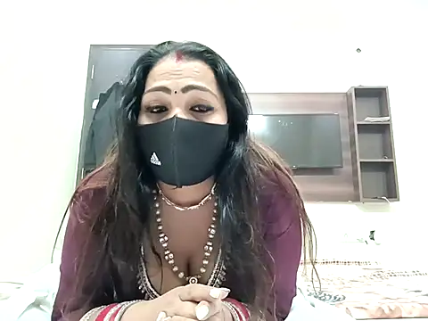 Snapshot of horny_milf_couple chatting on November 2025 05:46:02 PM horny milf couple online show from November 2025 05:46:02 PM