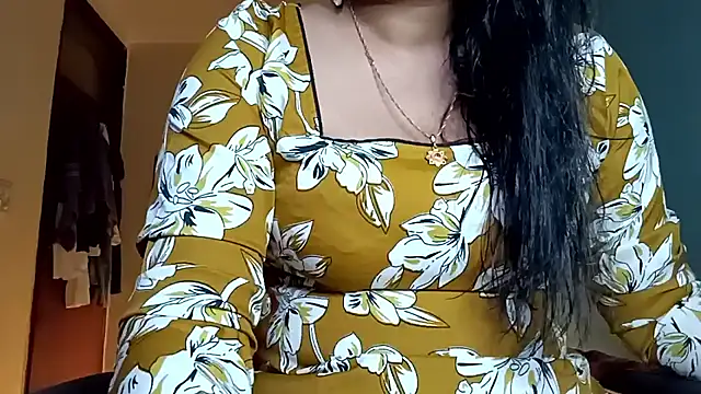 Snapshot of horny_milf_couple chatting on May 2026 06:09:01 PM horny milf couple online show from May 2026 06:09:01 PM