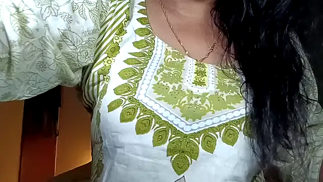 Snapshot of horny_milf_couple chatting on June 2026 09:25:02 PM horny milf couple online show from June 2026 09:25:02 PM