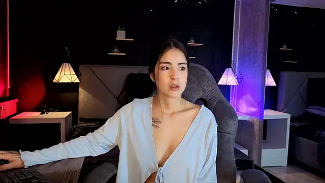 Snapshot of giapearl25 chatting on October 2025 01:23:04 PM giapearl25 online show from October 2025 01:23:04 PM