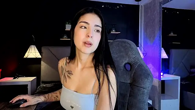 Snapshot of giapearl25 chatting on November 2025 01:22:04 PM giapearl25 online show from November 2025 01:22:04 PM