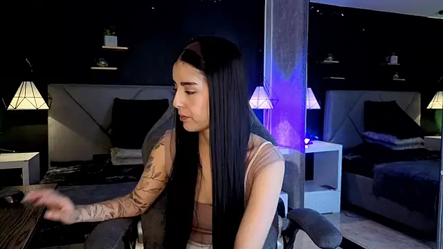 Snapshot of giapearl25 chatting on November 2025 01:44:02 PM giapearl25 online show from November 2025 01:44:02 PM