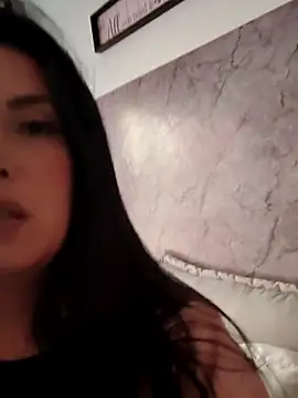 Snapshot of Nina-Velour chatting on October 2025 09:01:01 PM Nina-Velour online show from October 2025 09:01:01 PM