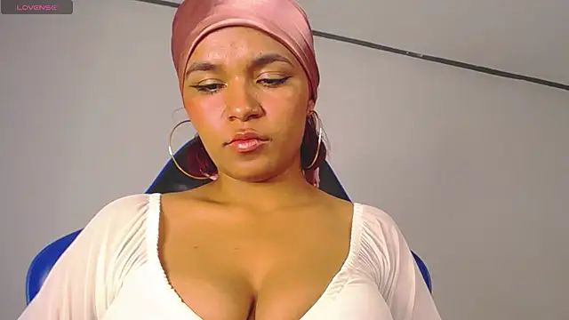 Snapshot of AAfrodithaa chatting on October 2025 12:08:02 AM AAfrodithaa online show from October 2025 12:08:02 AM