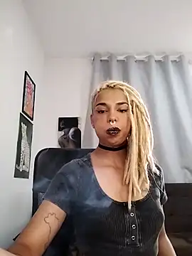 Helenoir online show from June 2026 07:57:01 PM