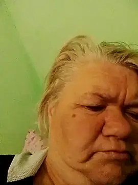 Snapshot of LusiyaGold5 chatting on October 2025 09:58:02 PM LusiyaGold5 online show from October 2025 09:58:02 PM