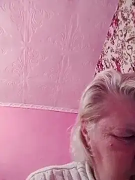 Snapshot of LusiyaGold5 chatting on October 2025 07:31:02 PM LusiyaGold5 online show from October 2025 07:31:02 PM