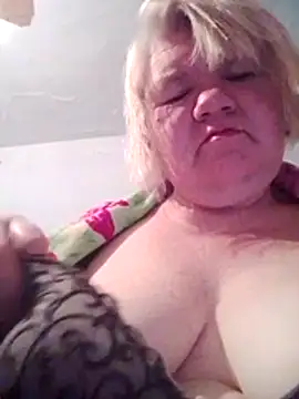 Snapshot of LusiyaGold5 chatting on November 2025 07:05:02 PM LusiyaGold5 online show from November 2025 07:05:02 PM