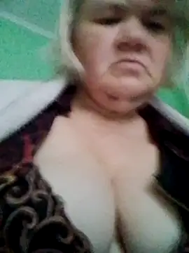 Snapshot of LusiyaGold5 chatting on November 2025 01:51:01 PM LusiyaGold5 online show from November 2025 01:51:01 PM