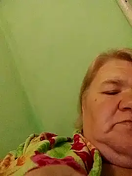 Snapshot of LusiyaGold5 chatting on November 2025 09:14:01 PM LusiyaGold5 online show from November 2025 09:14:01 PM