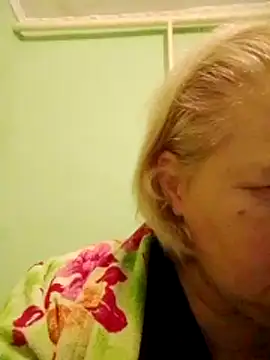 Snapshot of LusiyaGold5 chatting on November 2025 09:04:01 PM LusiyaGold5 online show from November 2025 09:04:01 PM