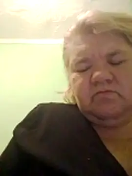 Snapshot of LusiyaGold5 chatting on November 2025 09:49:02 PM LusiyaGold5 online show from November 2025 09:49:02 PM