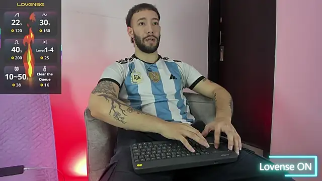 angel kyrozz online show from June 2026 07:11:01 PM