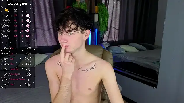 Snapshot of Cute_Mike chatting on October 2025 06:14:02 AM Cute Mike online show from October 2025 06:14:02 AM