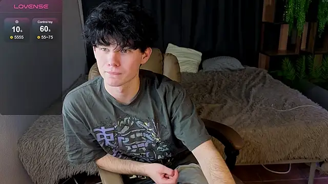 Snapshot of Cute_Mike chatting on November 2025 02:29:02 PM Cute Mike online show from November 2025 02:29:02 PM