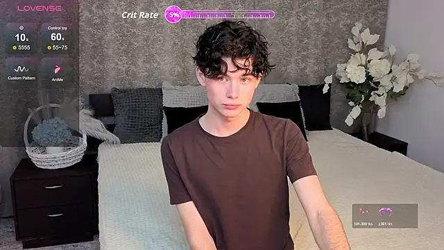 Snapshot of Cute_Mike chatting on November 2025 04:36:01 PM Cute Mike online show from November 2025 04:36:01 PM