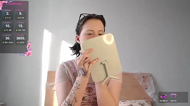 katlynaccerman online show from October 2025 05:52:01 AM