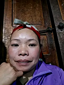 Snapshot of miomio-12 chatting on October 2025 12:14:02 PM miomio-12 online show from October 2025 12:14:02 PM