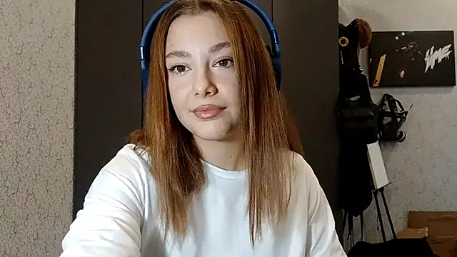 Snapshot of RavenGirlThier chatting on October 2025 09:29:02 AM RavenGirlThier online show from October 2025 09:29:02 AM
