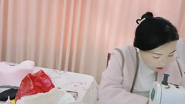 Snapshot of CCOO520 chatting on November 2025 06:02:02 AM CCOO520 online show from November 2025 06:02:02 AM