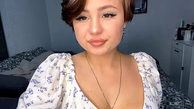 LunaMoonstar online show from October 2025 06:17:02 PM