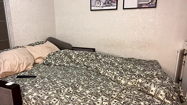 LunaMoonstar online show from October 2025 08:08:02 PM