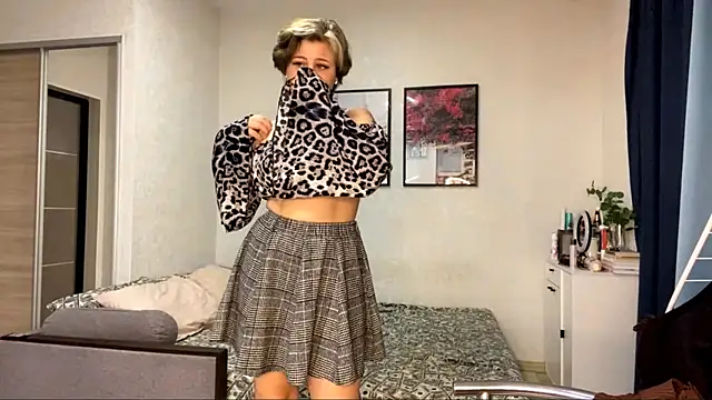 LunaMoonstar online show from October 2025 07:14:01 PM