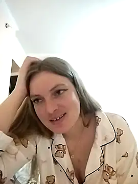 OksiLoverx online show from April 2026 07:44:02 PM