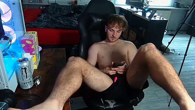 WolkenJunge2006 online show from October 2025 09:29:02 AM