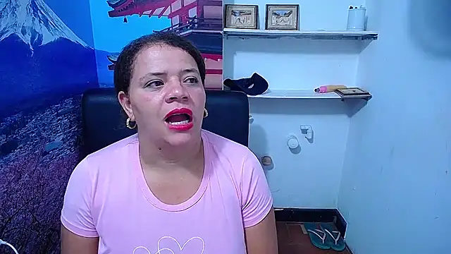 Snapshot of Biigg_xxx chatting on October 2025 10:53:02 PM Biigg xxx online show from October 2025 10:53:02 PM