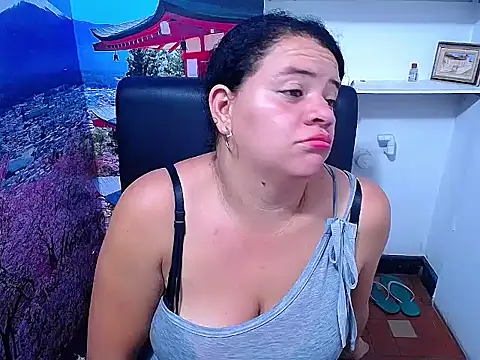 Snapshot of Biigg_xxx chatting on November 2025 10:21:02 PM Biigg xxx online show from November 2025 10:21:02 PM