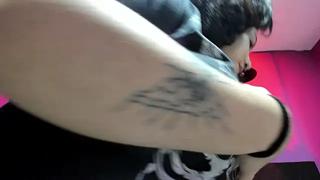 Snapshot of SabbathSinclair chatting on December 2025 11:38:02 AM SabbathSinclair online show from December 2025 11:38:02 AM