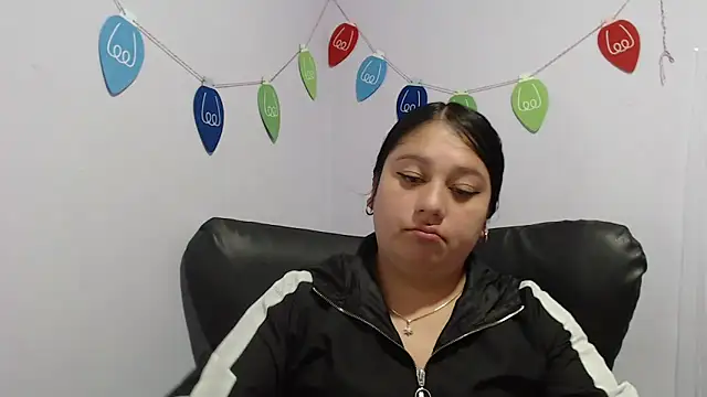 Snapshot of KOREN_JALAA chatting on January 2025 06:35:01 PM KOREN JALAA online show from January 2025 06:35:01 PM